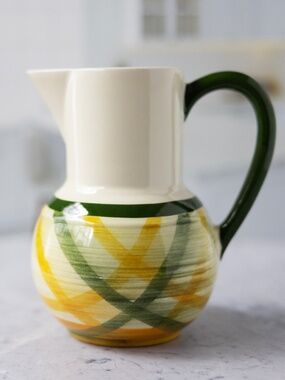Vernon Kilns Tam o'Shanter USA Vintage Plaid Yellow Green White Pitcher 32 oz